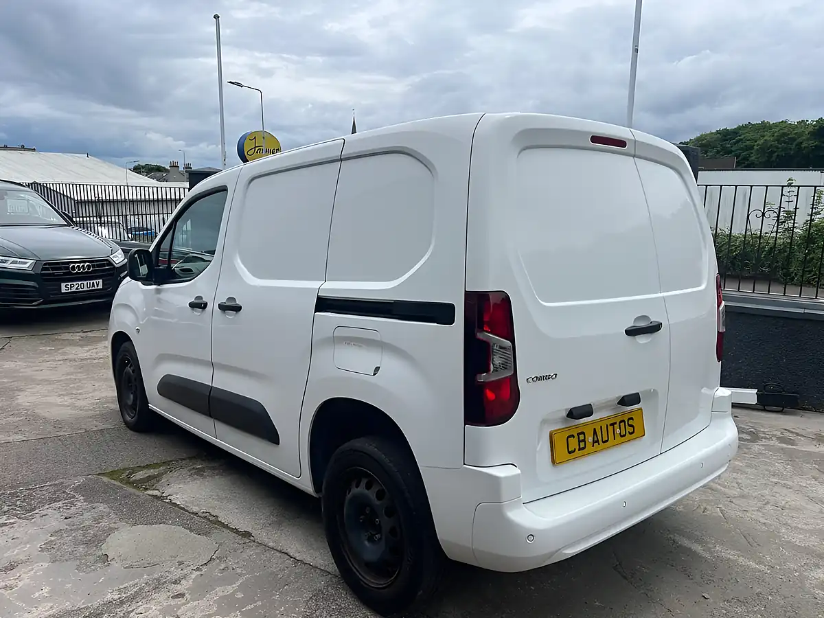Used 2020 Vauxhall Combo Sportive White - Interior and Exterior details 6