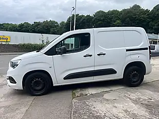 Used 2020 Vauxhall Combo Sportive White - Interior and Exterior details 7