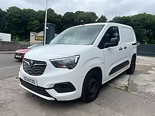 Used 2020 Vauxhall Combo Sportive White - Interior and Exterior details 8