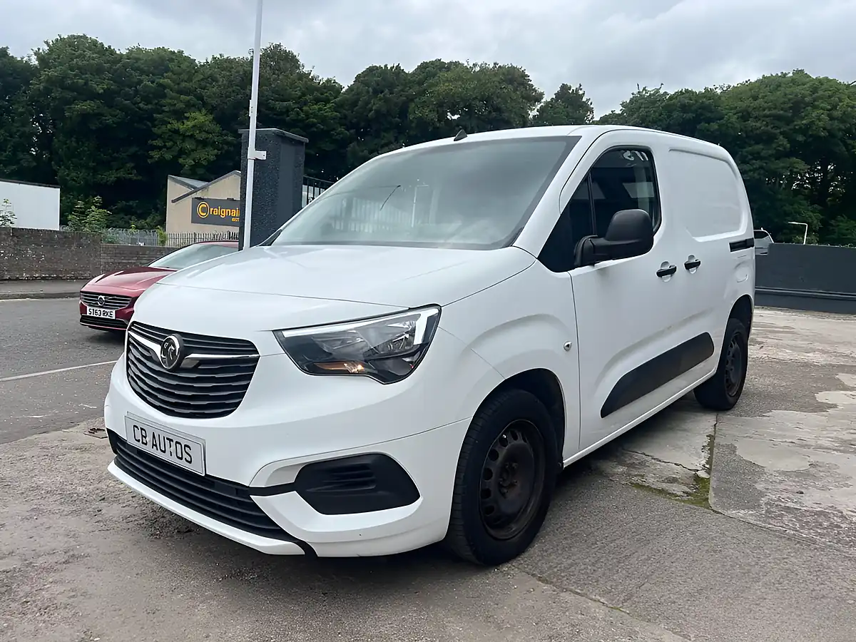 Used 2020 Vauxhall Combo Sportive White - Interior and Exterior details 8