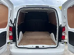 Used 2020 Vauxhall Combo Sportive White - Interior and Exterior details 9