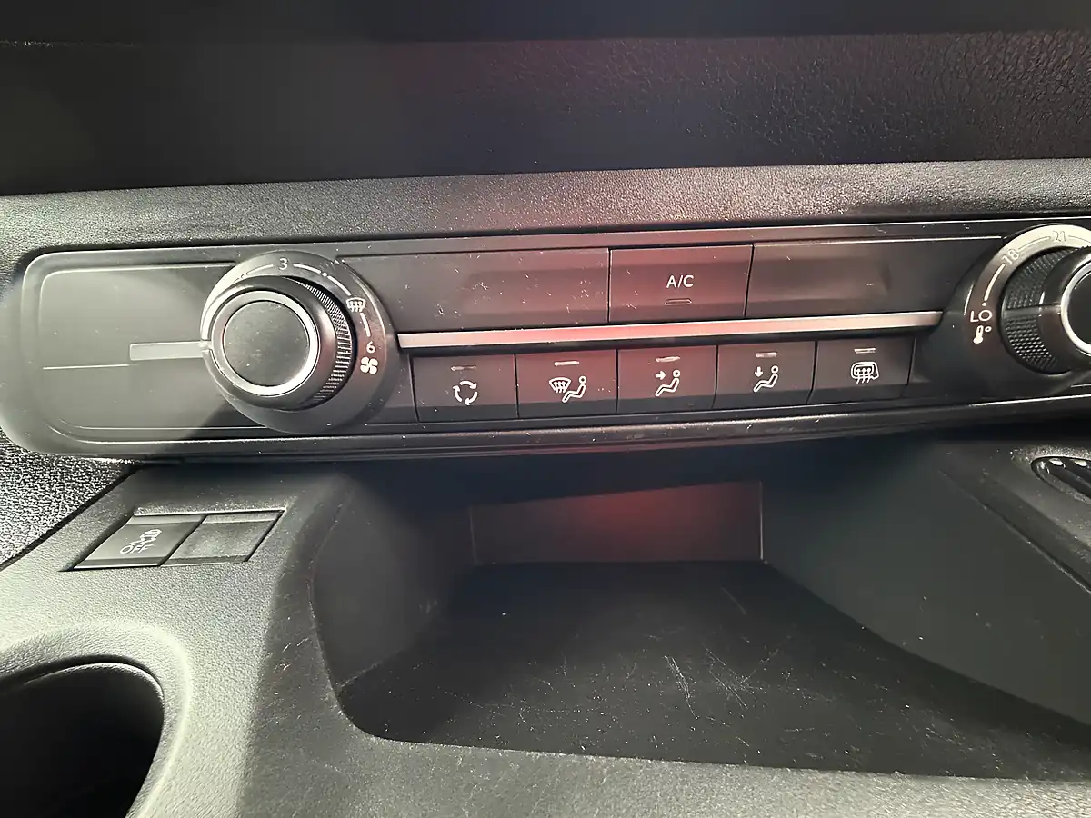 Used 2020 Vauxhall Combo Sportive White - Interior and Exterior details 14