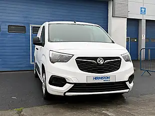 Used 2020 Vauxhall Combo Sportive White - Interior and Exterior details 3