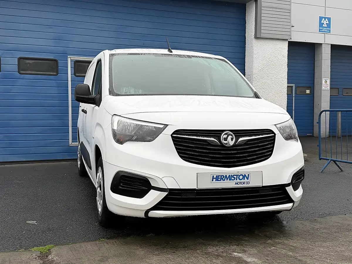 Used 2020 Vauxhall Combo Sportive White - Interior and Exterior details 3