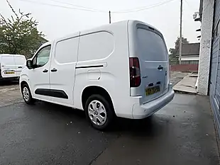 Used 2020 Vauxhall Combo Sportive White - Interior and Exterior details 7