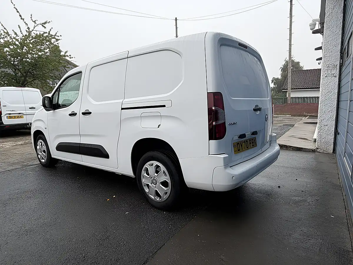Used 2020 Vauxhall Combo Sportive White - Interior and Exterior details 7