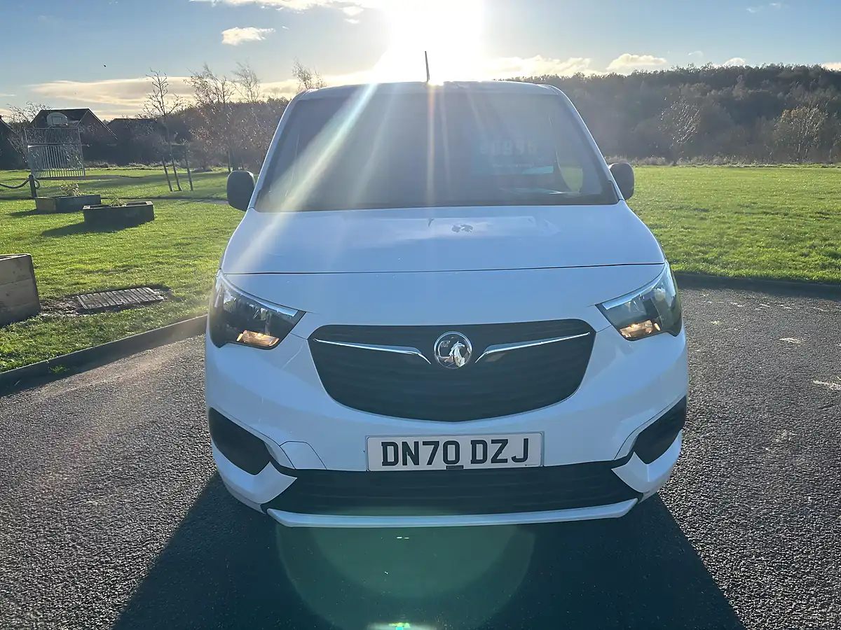 Used 2020 Vauxhall Combo Sportive White - Interior and Exterior details 2