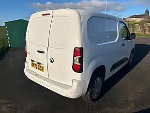 Used 2020 Vauxhall Combo Sportive White - Interior and Exterior details 5