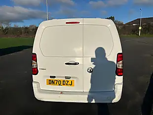 Used 2020 Vauxhall Combo Sportive White - Interior and Exterior details 6
