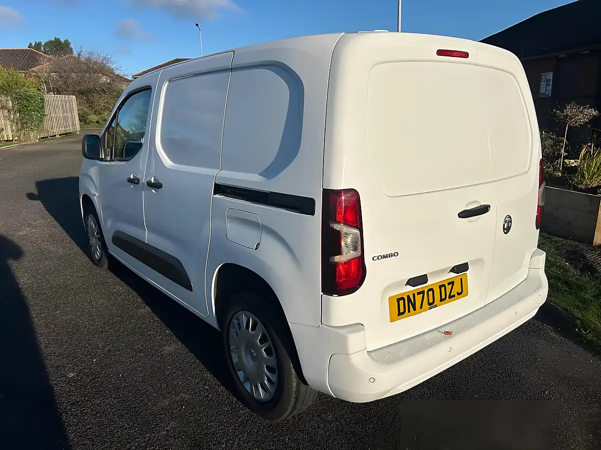 Used 2020 Vauxhall Combo Sportive White - Interior and Exterior details 7
