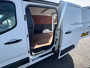 Used 2020 Vauxhall Combo Sportive White - Interior and Exterior details 11
