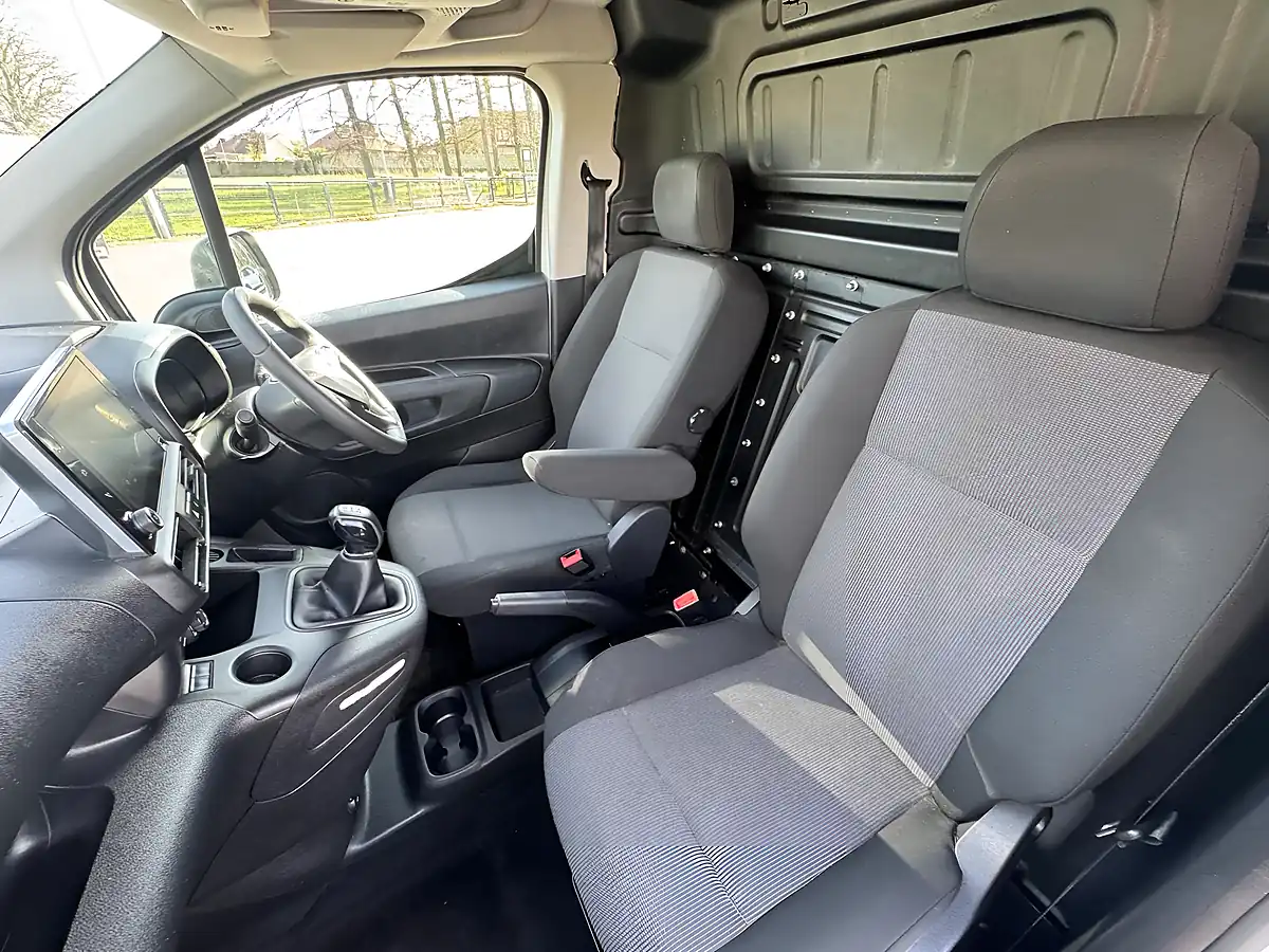Used 2020 Vauxhall Combo Sportive White - Interior and Exterior details 13