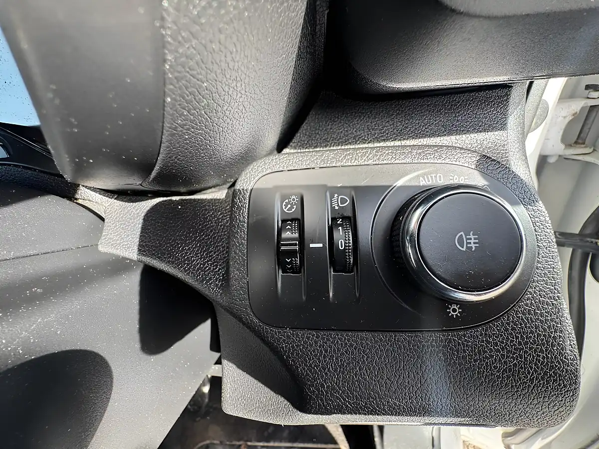 Used 2020 Vauxhall Combo Sportive White - Interior and Exterior details 15