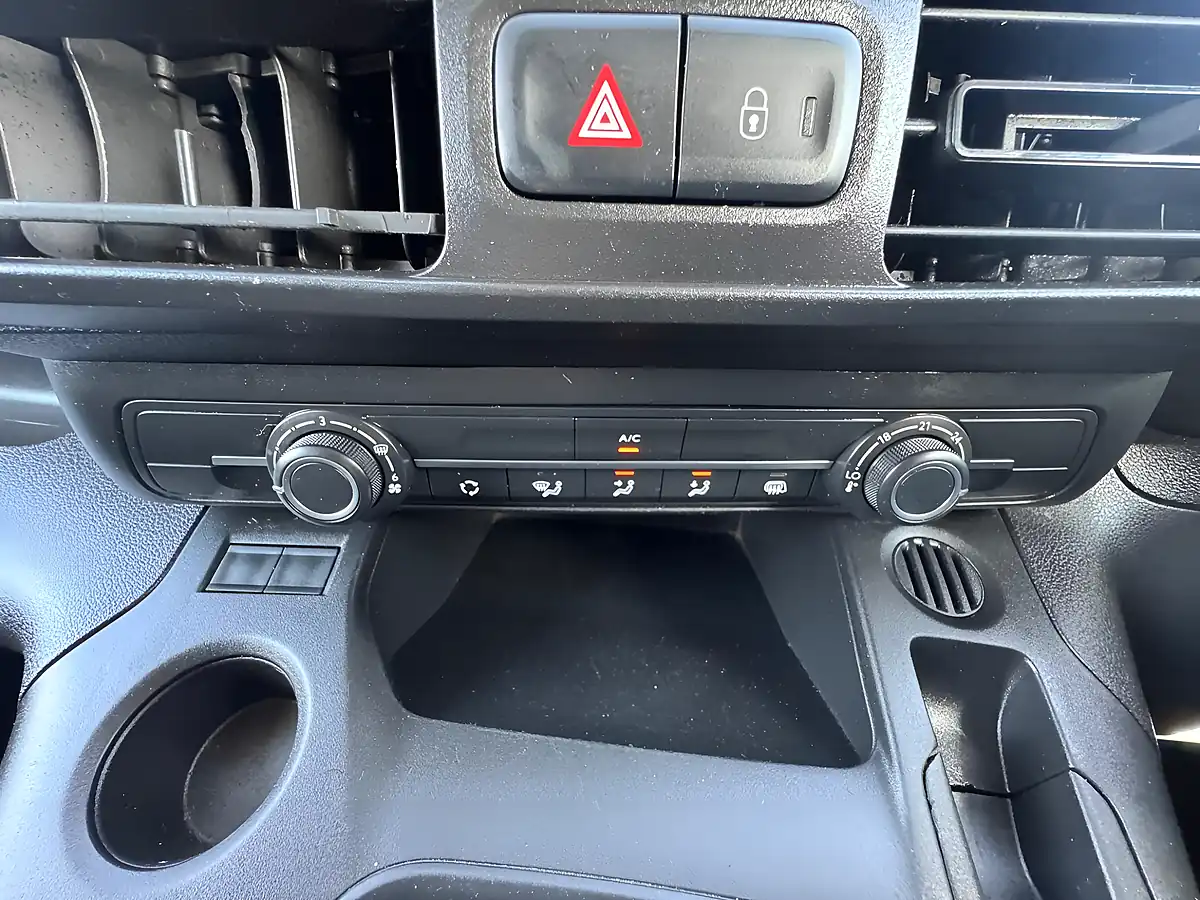 Used 2020 Vauxhall Combo Sportive White - Interior and Exterior details 17