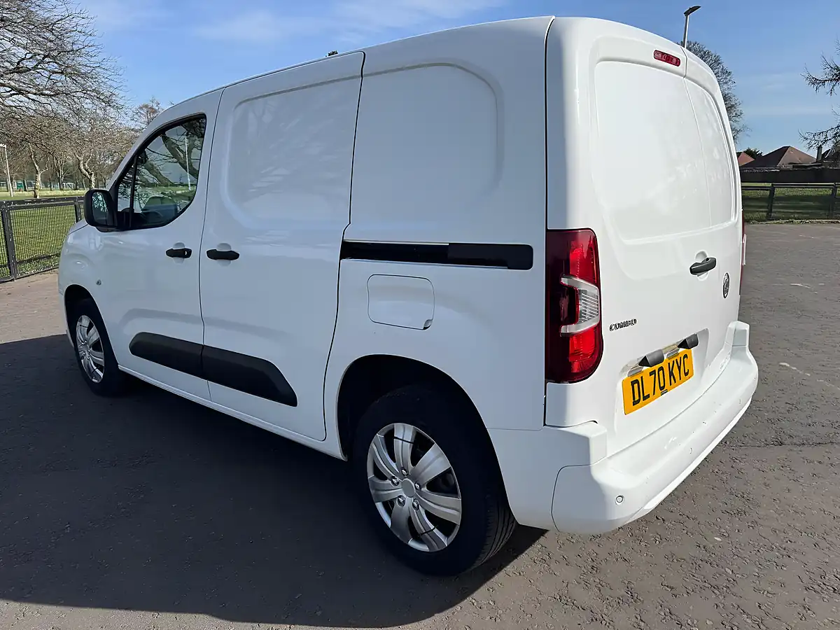 Used 2020 Vauxhall Combo Sportive White - Interior and Exterior details 5