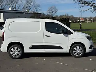 Used 2020 Vauxhall Combo Sportive White - Interior and Exterior details 8