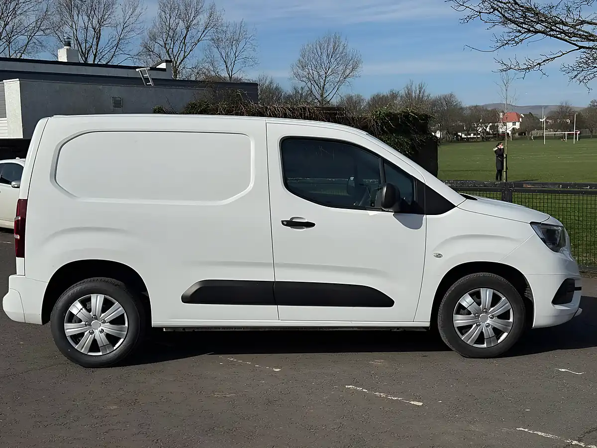 Used 2020 Vauxhall Combo Sportive White - Interior and Exterior details 8
