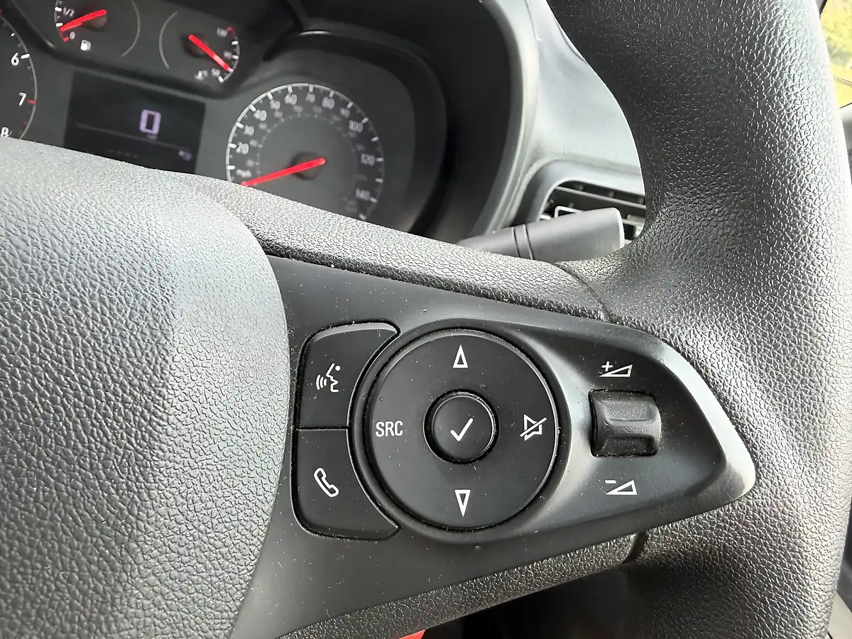 Used 2020 Vauxhall Combo Sportive White - Interior and Exterior details 17