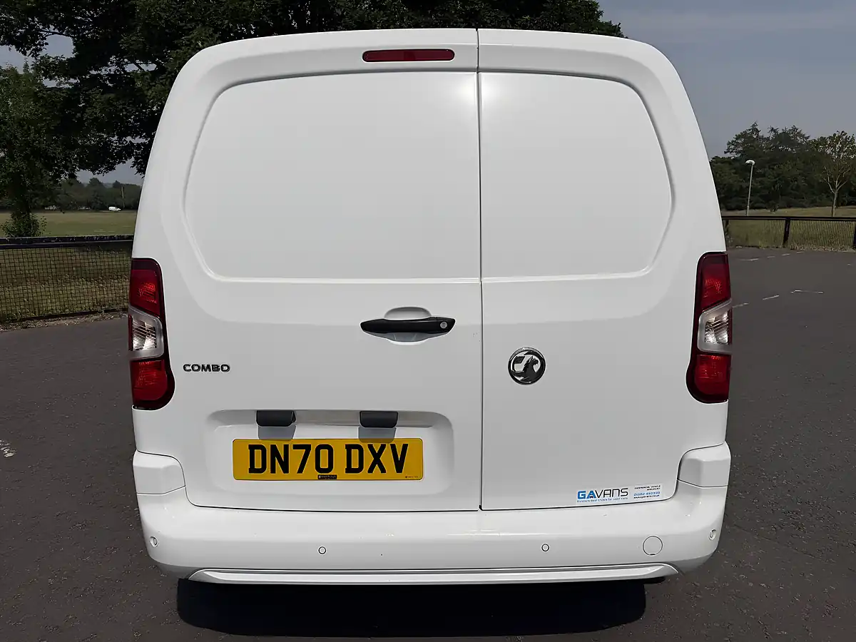 Used 2020 Vauxhall Combo Sportive White - Interior and Exterior details 6
