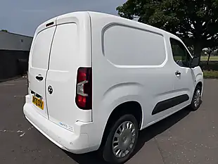 Used 2020 Vauxhall Combo Sportive White - Interior and Exterior details 8