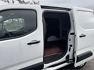 Used 2020 Vauxhall Combo Sportive White - Interior and Exterior details 13