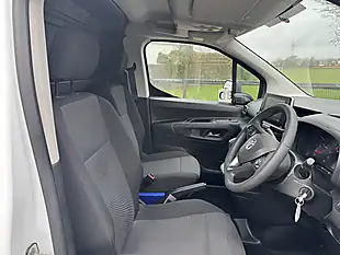 Used 2020 Vauxhall Combo Sportive White - Interior and Exterior details 15