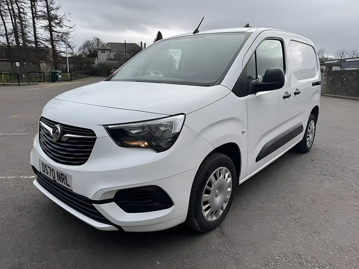 Used 2020 Vauxhall Combo Sportive White - Interior and Exterior details 3