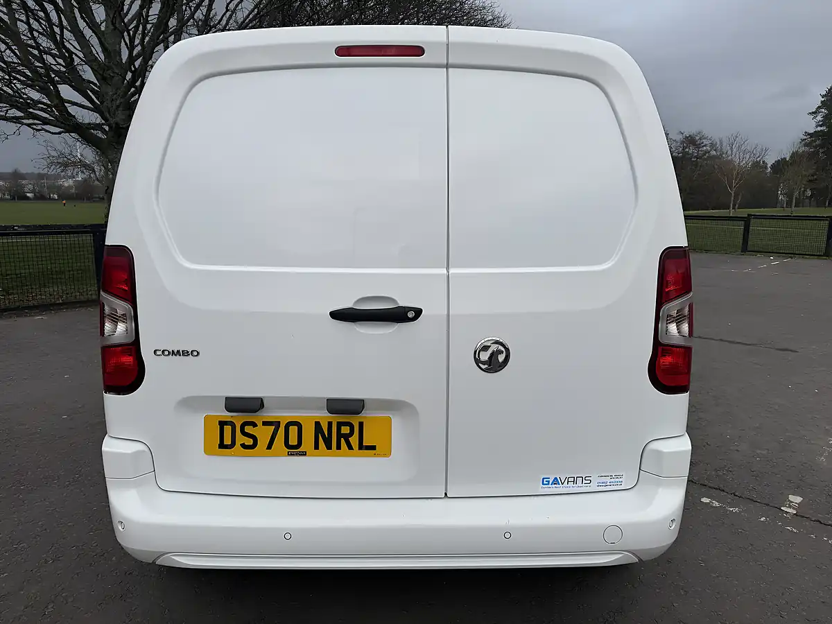 Used 2020 Vauxhall Combo Sportive White - Interior and Exterior details 5
