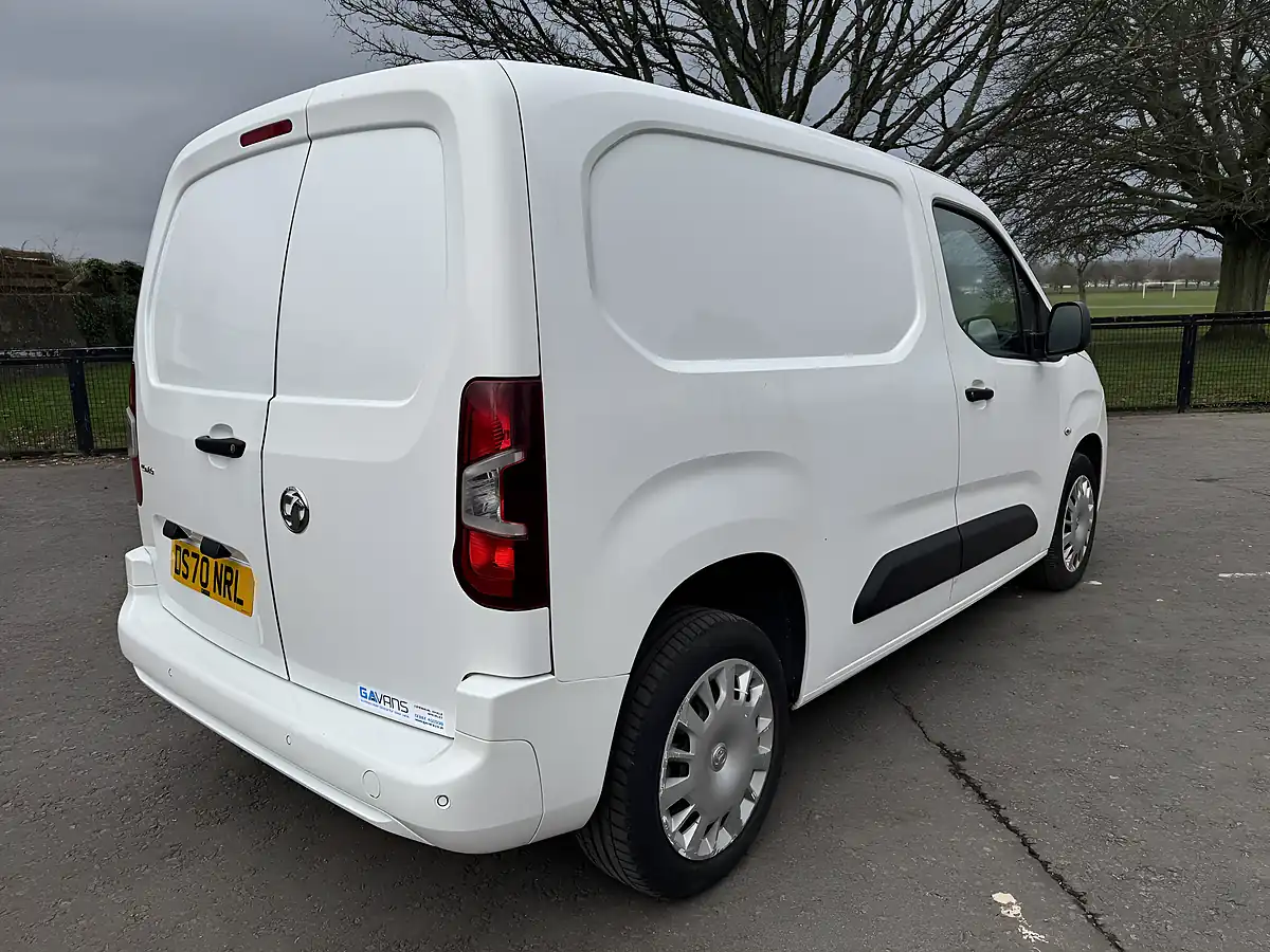 Used 2020 Vauxhall Combo Sportive White - Interior and Exterior details 7