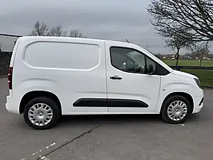 Used 2020 Vauxhall Combo Sportive White - Interior and Exterior details 8