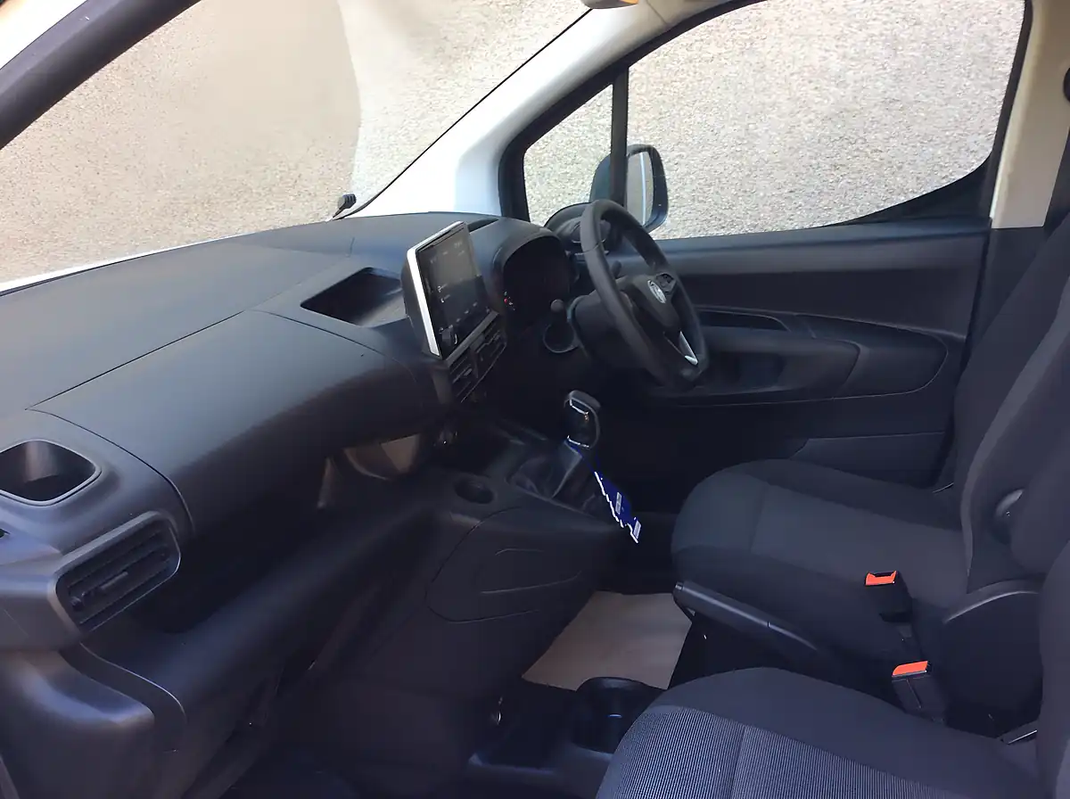 Used 2020 Vauxhall Combo Sportive White - Interior and Exterior details 12