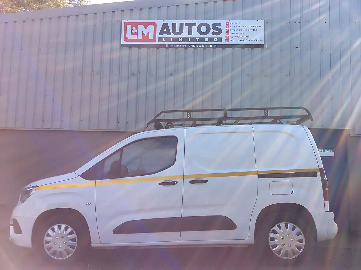 Used 2020 Vauxhall Combo Sportive White - Interior and Exterior details 4