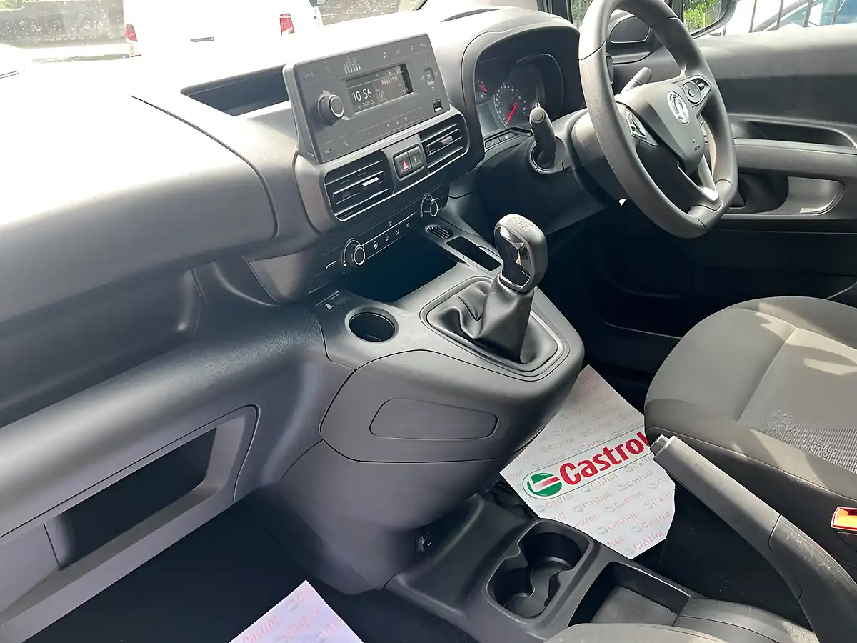 Used 2020 Vauxhall Combo Sportive White - Interior and Exterior details 12