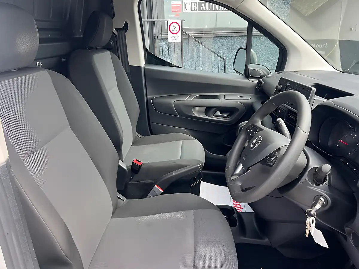 Used 2020 Vauxhall Combo Sportive White - Interior and Exterior details 13