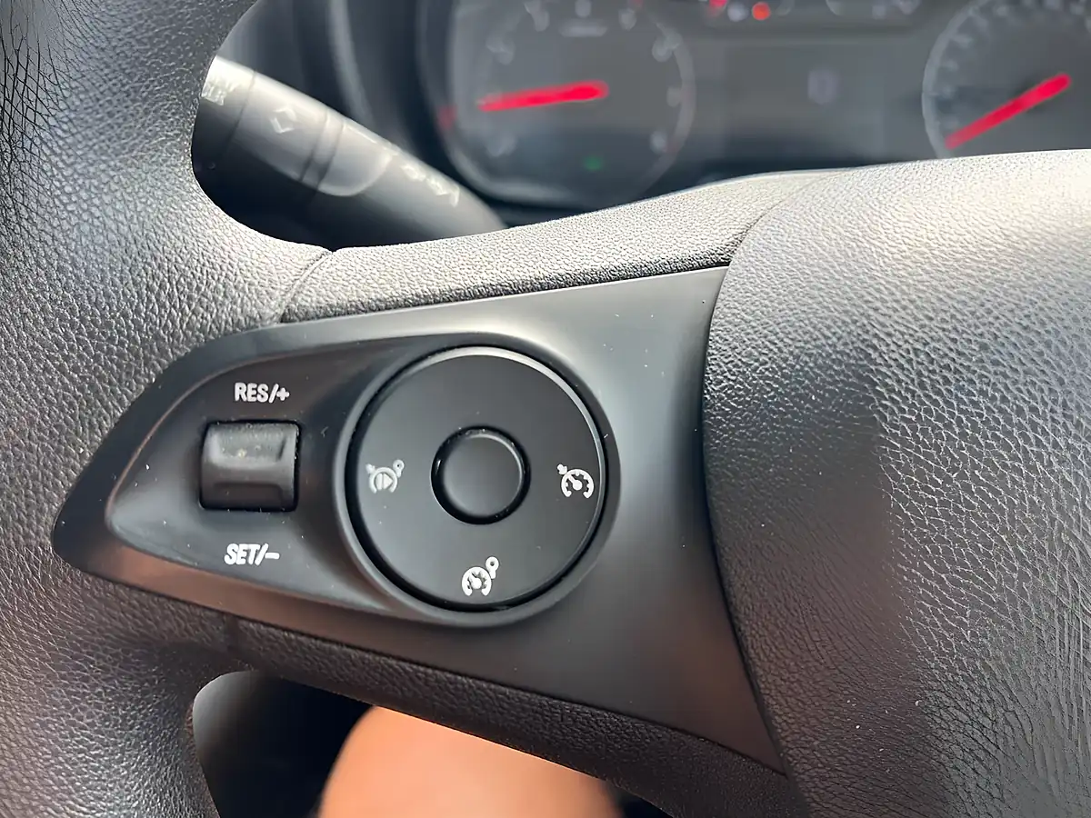 Used 2020 Vauxhall Combo Sportive White - Interior and Exterior details 15
