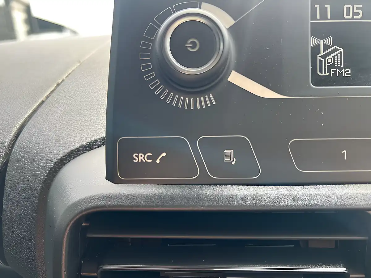 Used 2020 Vauxhall Combo Sportive White - Interior and Exterior details 16