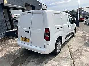 Used 2020 Vauxhall Combo Sportive White - Interior and Exterior details 4