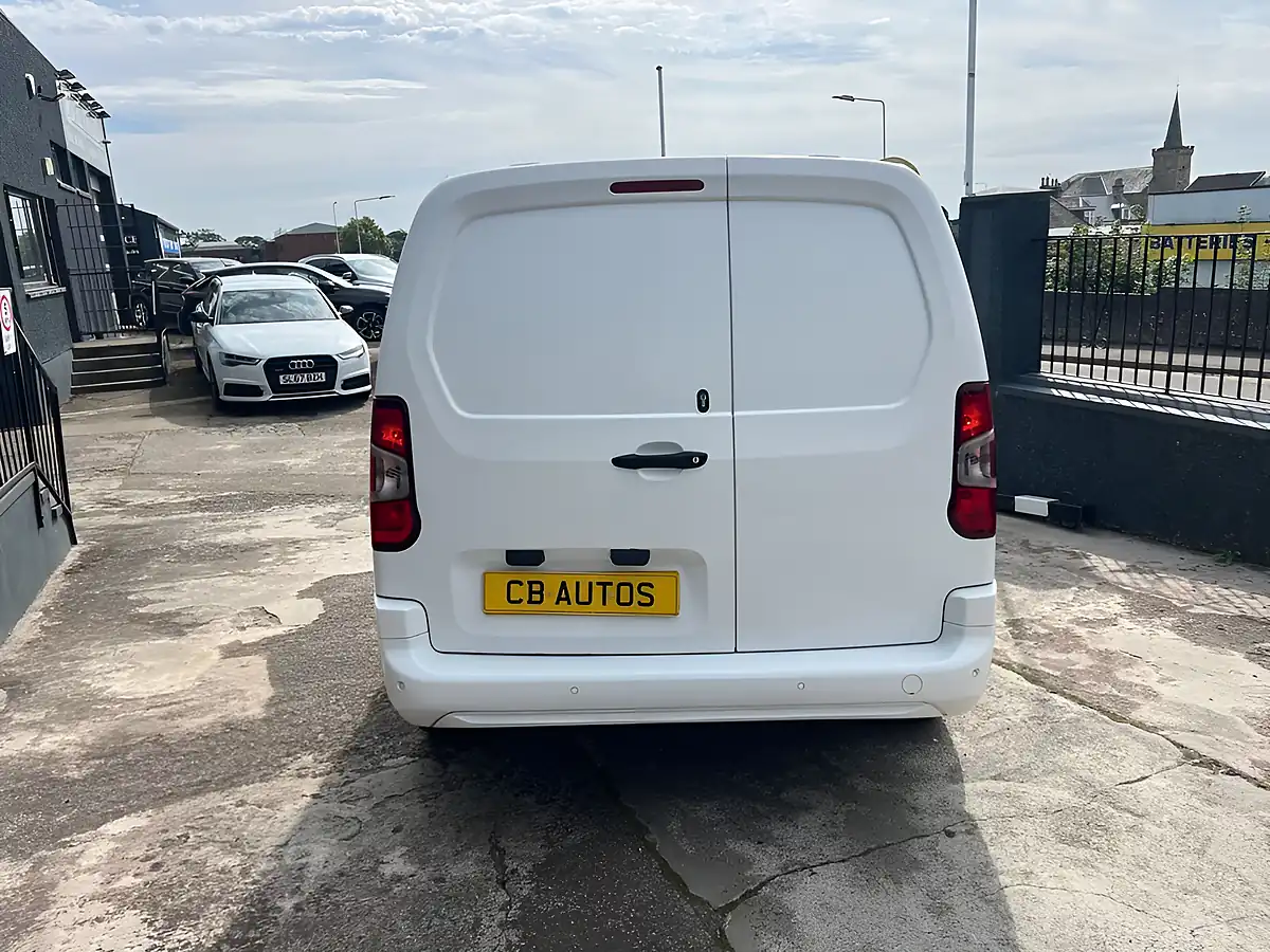 Used 2020 Vauxhall Combo Sportive White - Interior and Exterior details 5