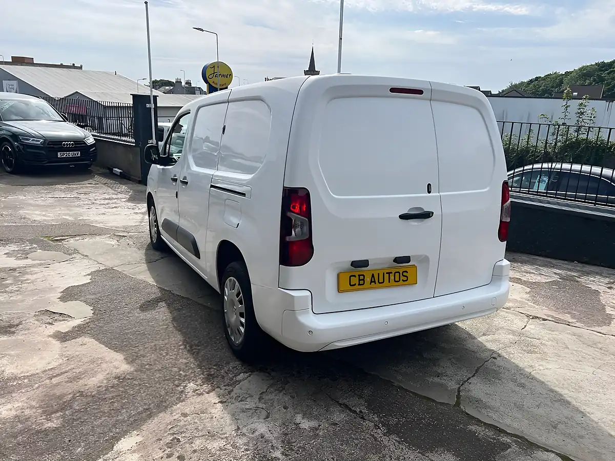 Used 2020 Vauxhall Combo Sportive White - Interior and Exterior details 6