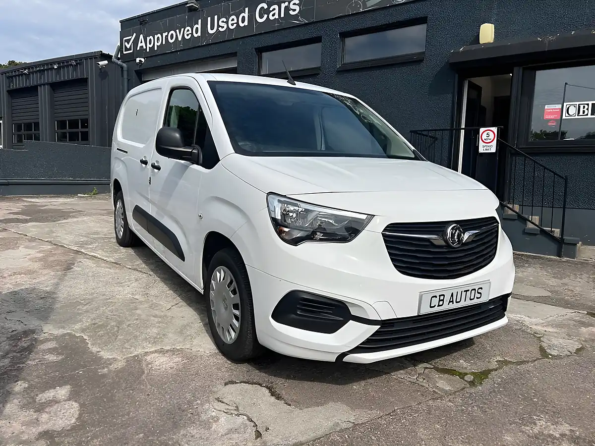 Used 2020 Vauxhall Combo Sportive White - Interior and Exterior details 9