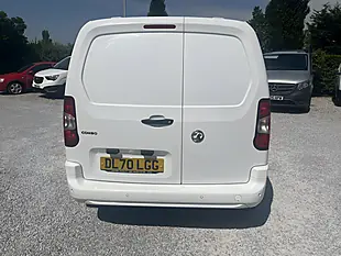 Used 2020 Vauxhall Combo Sportive White - Interior and Exterior details 11