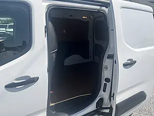 Used 2020 Vauxhall Combo Sportive White - Interior and Exterior details 19