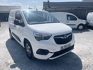 Used 2020 Vauxhall Combo Sportive White - Interior and Exterior details 2
