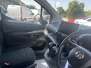 Used 2020 Vauxhall Combo Sportive White - Interior and Exterior details 3