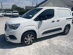 Used 2020 Vauxhall Combo Sportive White - Interior and Exterior details 7