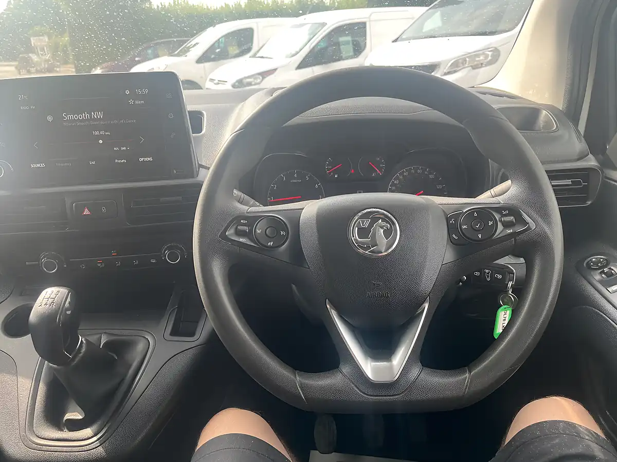 Used 2020 Vauxhall Combo Sportive White - Interior and Exterior details 12