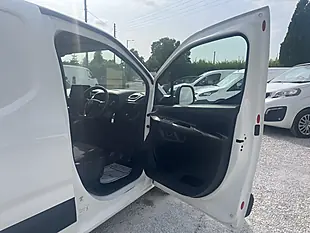 Used 2020 Vauxhall Combo Sportive White - Interior and Exterior details 15