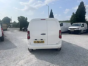 Used 2020 Vauxhall Combo Sportive White - Interior and Exterior details 5