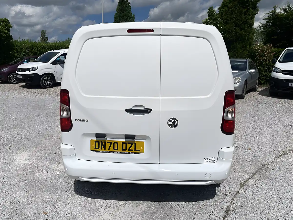 Used 2020 Vauxhall Combo Sportive White - Interior and Exterior details 10