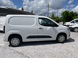 Used 2020 Vauxhall Combo Sportive White - Interior and Exterior details 12